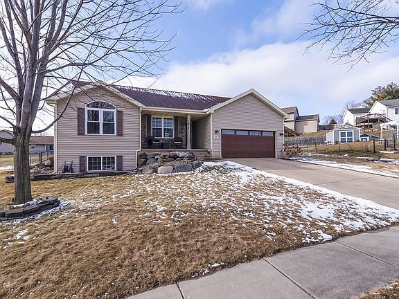 2nd image of 409 Drumlin Hl