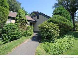 887 Heritage Vlg #B, Southbury, CT