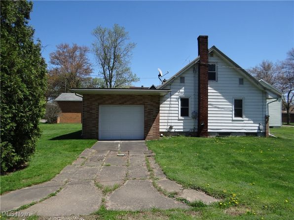 221 W Wood St, Malvern, OH 44644