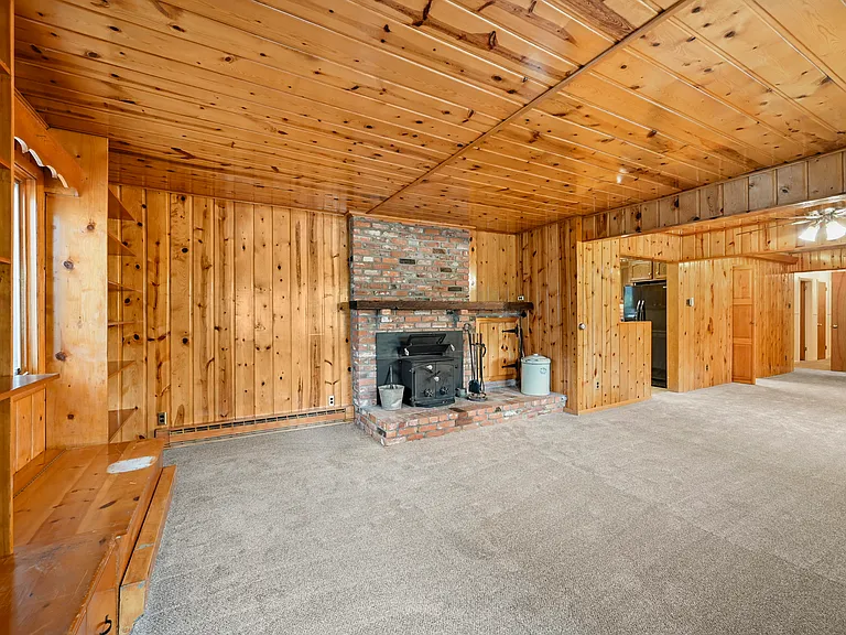 6230 Sand Gulch Rd — Photo 3