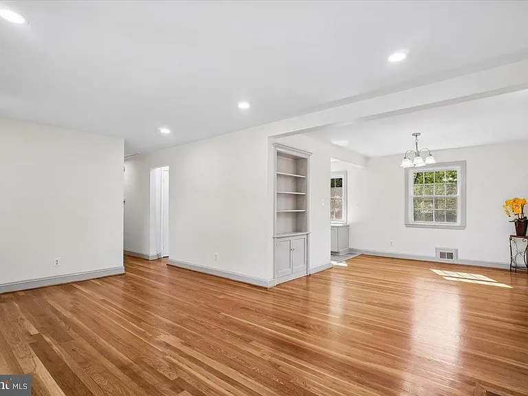 3227 Sherry Ct — Photo 13