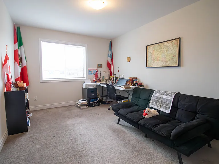 23 Manhattan Ct — Photo 15