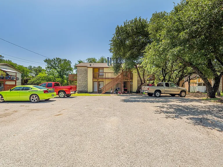 302 Algerita Dr #D — Photo 1