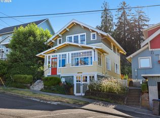 747 5th St, Astoria, OR 97103