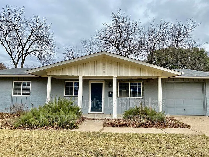 3 bed, 1.5 bath, 1257 sqft, $3,200 — Photo 2