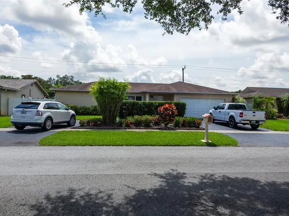 5820 SW 115th Avenue, Cooper City, FL 33330