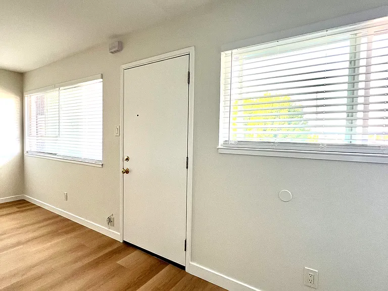 1118 Delaware St #E — Photo 5