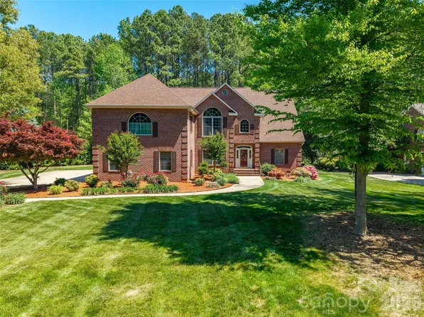 226 W Glenview Dr, Salisbury, NC 28147