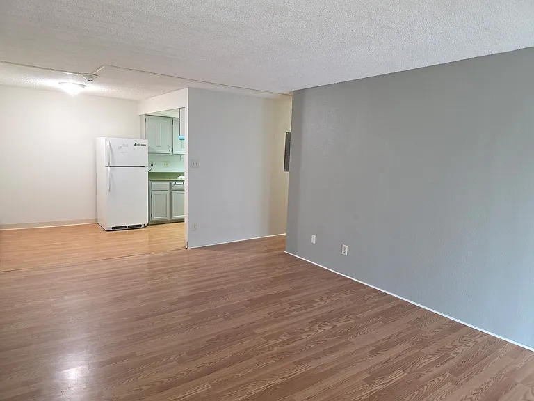 1300 Golden Cir #210 — Photo 8