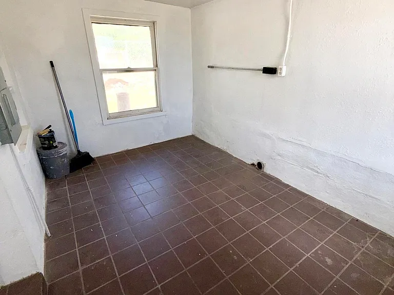 3203 Frankfort Ave — Photo 16