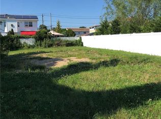 298 28th St, Copiague, NY