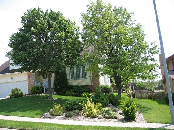 2nd image of 211 Summerset Dr