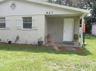 927 N Castle Ct, Tampa, FL 33612