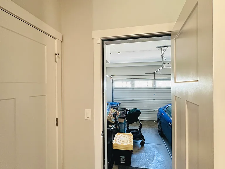 8201 SE Crabapple St — Photo 4