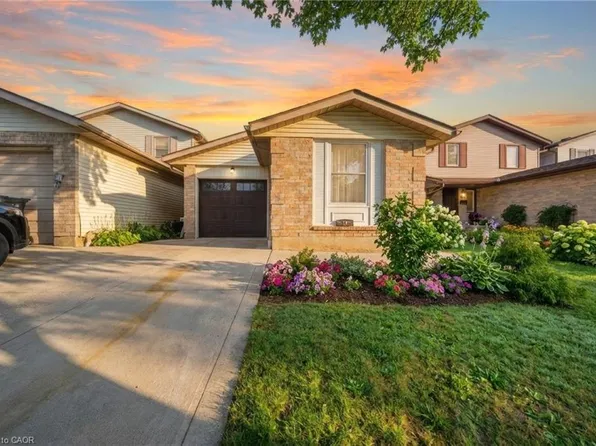 58 Leacock Ave, Guelph, ON N1E 6R1