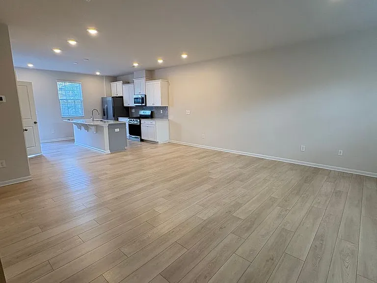 408 Couchell Pl — Photo 6