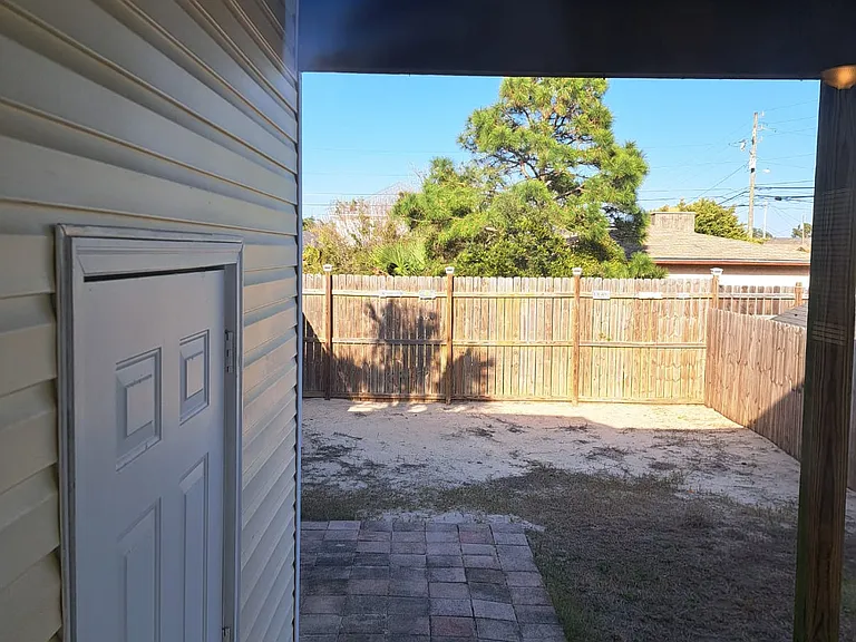 5518 Beach Dr #1 — Photo 6