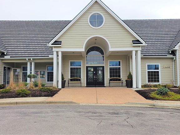 clubhouse houses kitchen, library, work/meeting room and exercise room