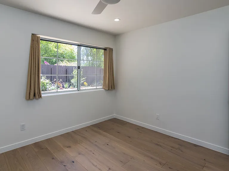 32046 Kingspark Ct — Photo 21