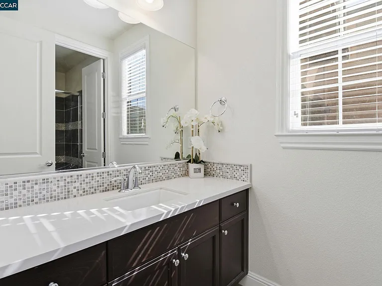 1365 Bayberry View Ln — Photo 12
