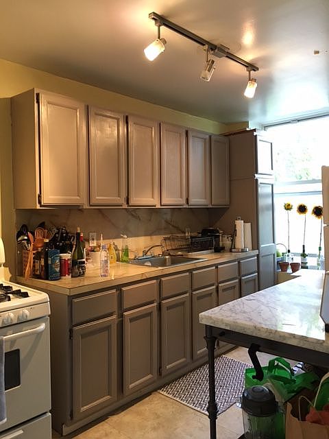 1st image of 81 Douglass St APT 2