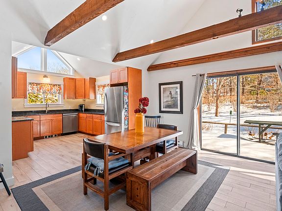 3rd image of 90 Schoolhouse Rd