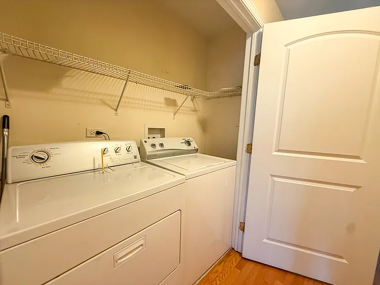 1556 W Stonehenge Dr #A — Photo 6