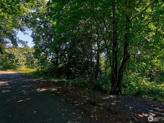 3rd image of 300 E Bridger Lane