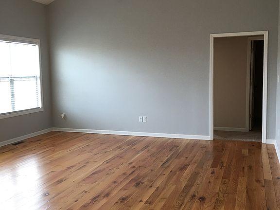 5th image of 500 Makenzie Ave