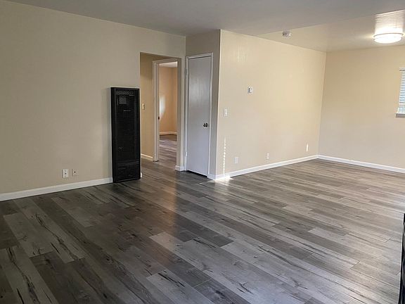 3rd image of 939 Villa Ave APT 3