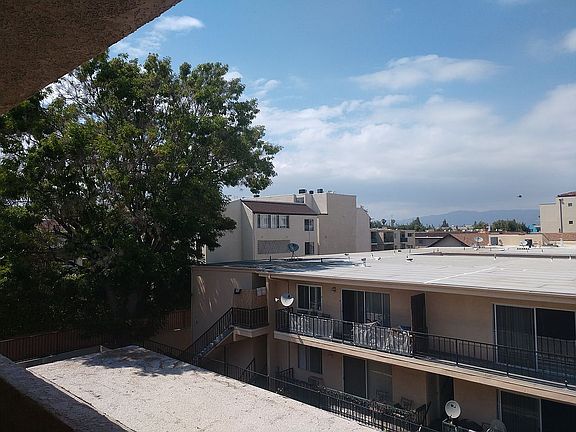 3rd image of 5429 Newcastle Ave APT 318