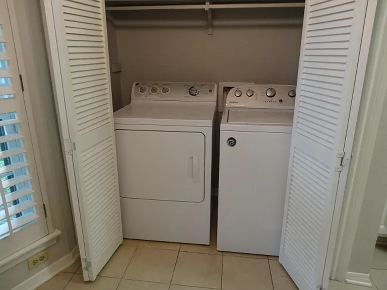 864 Augusta Dr #208 — Photo 22