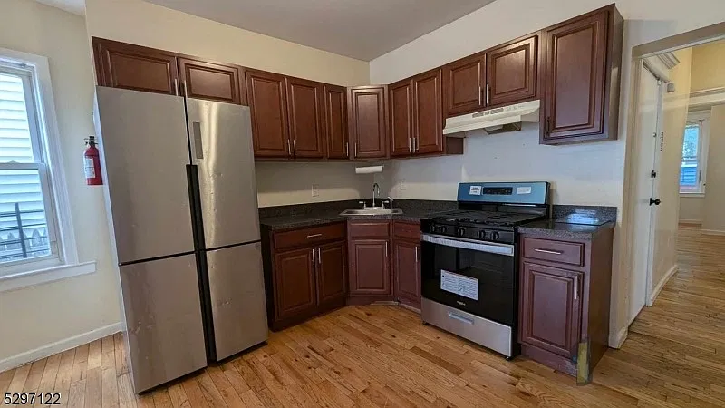 3 bed, $2,500 — Photo 4