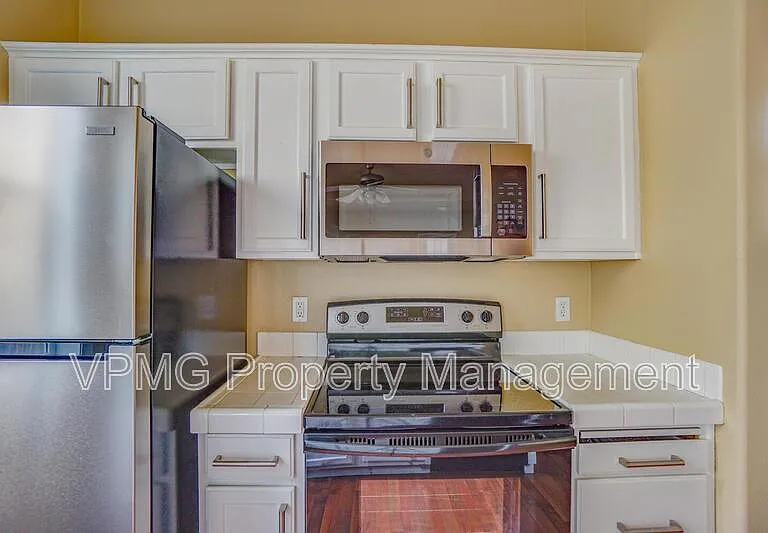 7809 NE 24th Ct — Photo 8