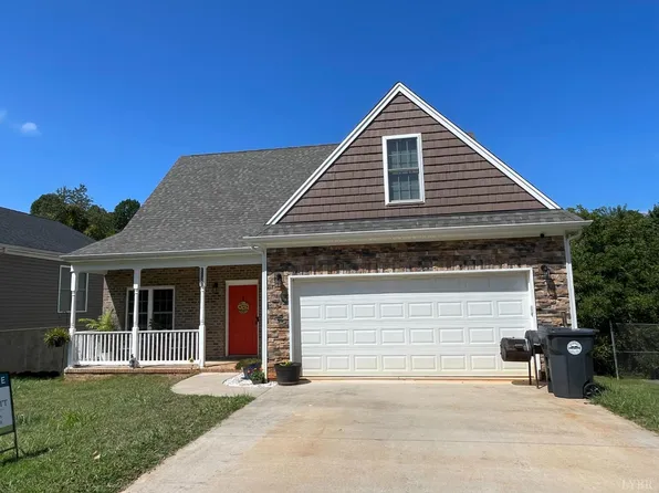 1182 Crest Ridge Dr, Bedford, VA 24523