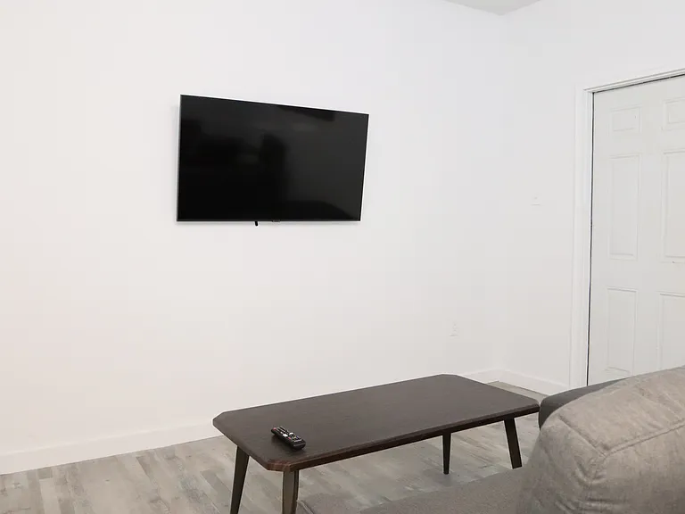 455 Pavonia Ave #1B — Photo 6