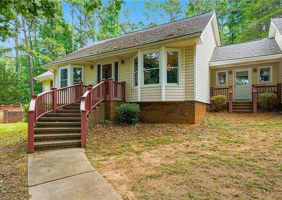 1st image of 2692 Abbey Ridge Rd SW