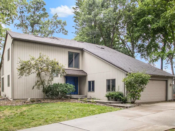 12099 Lupine Ln, Granger, IN 46530