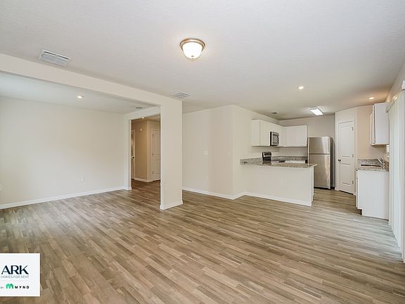 4th image of 6830 N Pavilion Loop