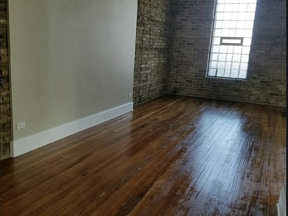 3rd image of 3535 W Armitage Ave Unit 2R