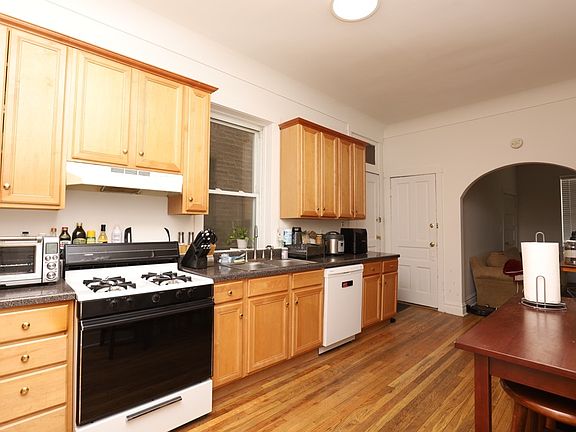 2nd image of 1873 N Sheffield Ave Floor 2