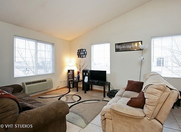 2nd image of 1225 Silverstone Dr #1225