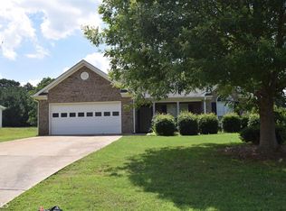 801 Lazy Ln, Winder, GA 30680