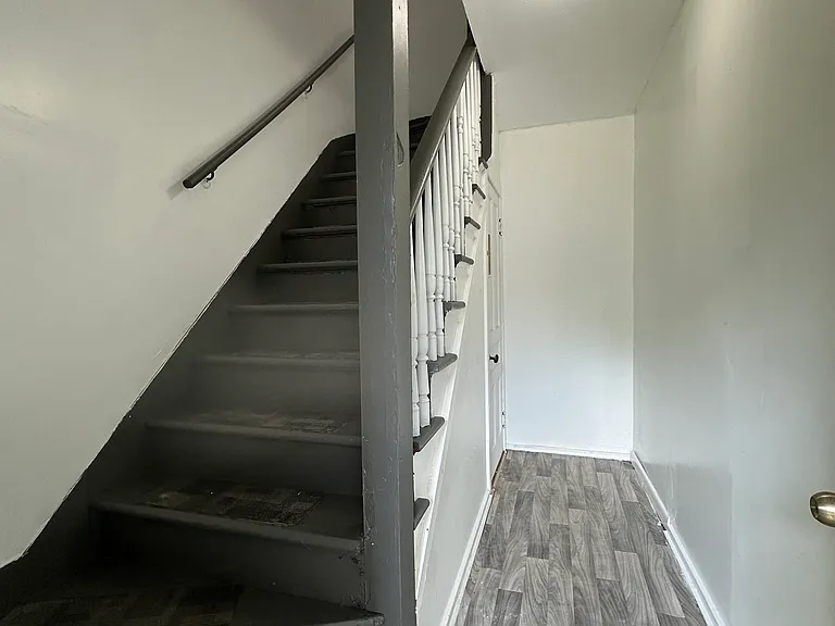 35 Maud St #2 — Photo 45