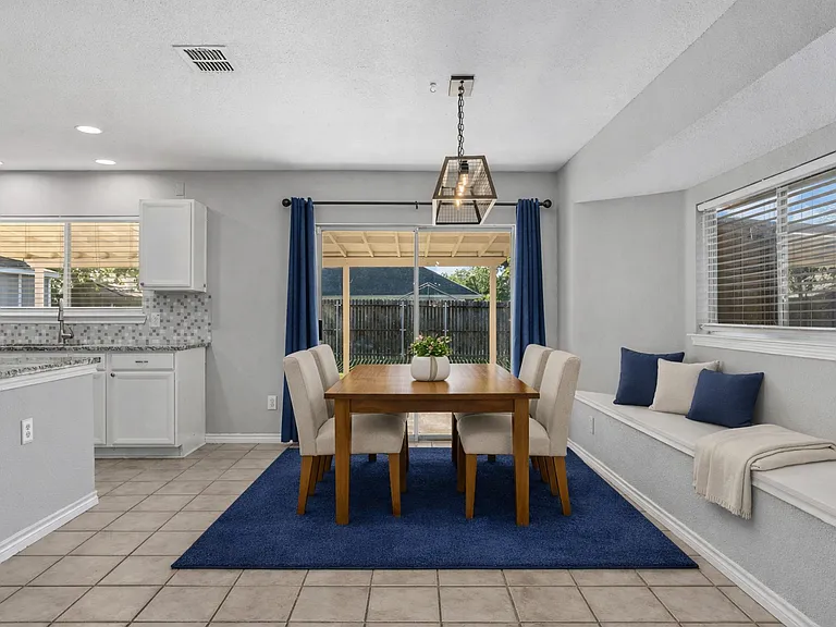 2710 Stone Creek Ln — Photo 5