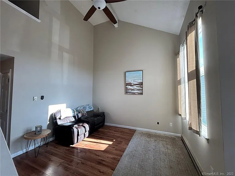 35 Ruth St #34 — Photo 4