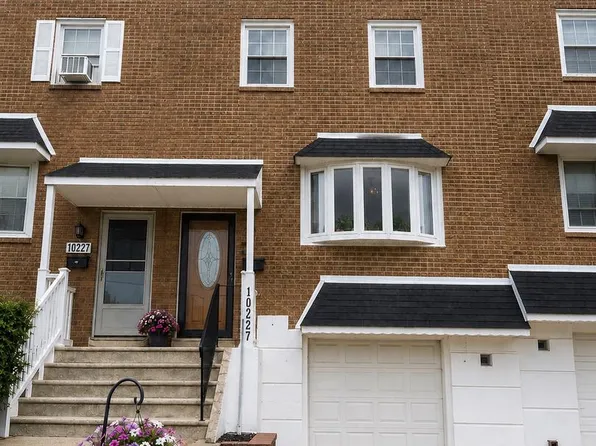 10227 N Canterbury Rd, Philadelphia, PA 19114