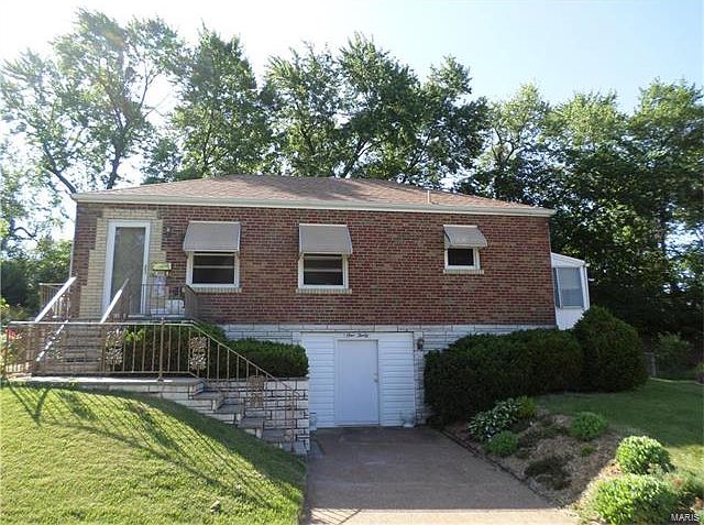 1st image of 130 Lemay Gardens Dr