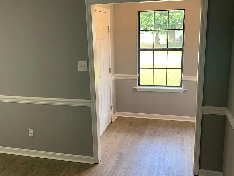 636 Maplewood Dr — Photo 15