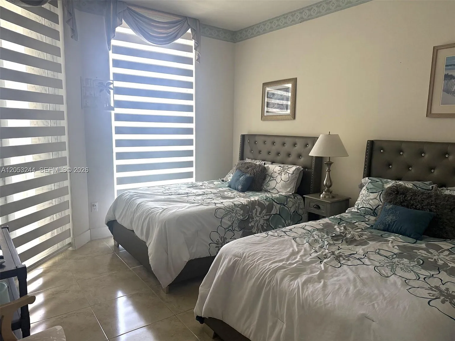 Mirage Condo — Photo 4